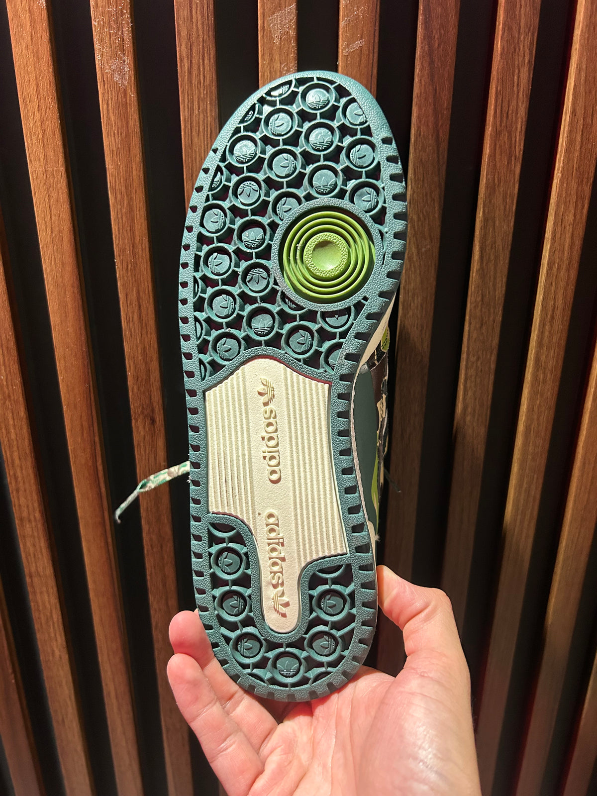 TENIS ADIDAS X BAPE FORUM 84 LOW 30TH ANNIVERSARY GREEN CAMO