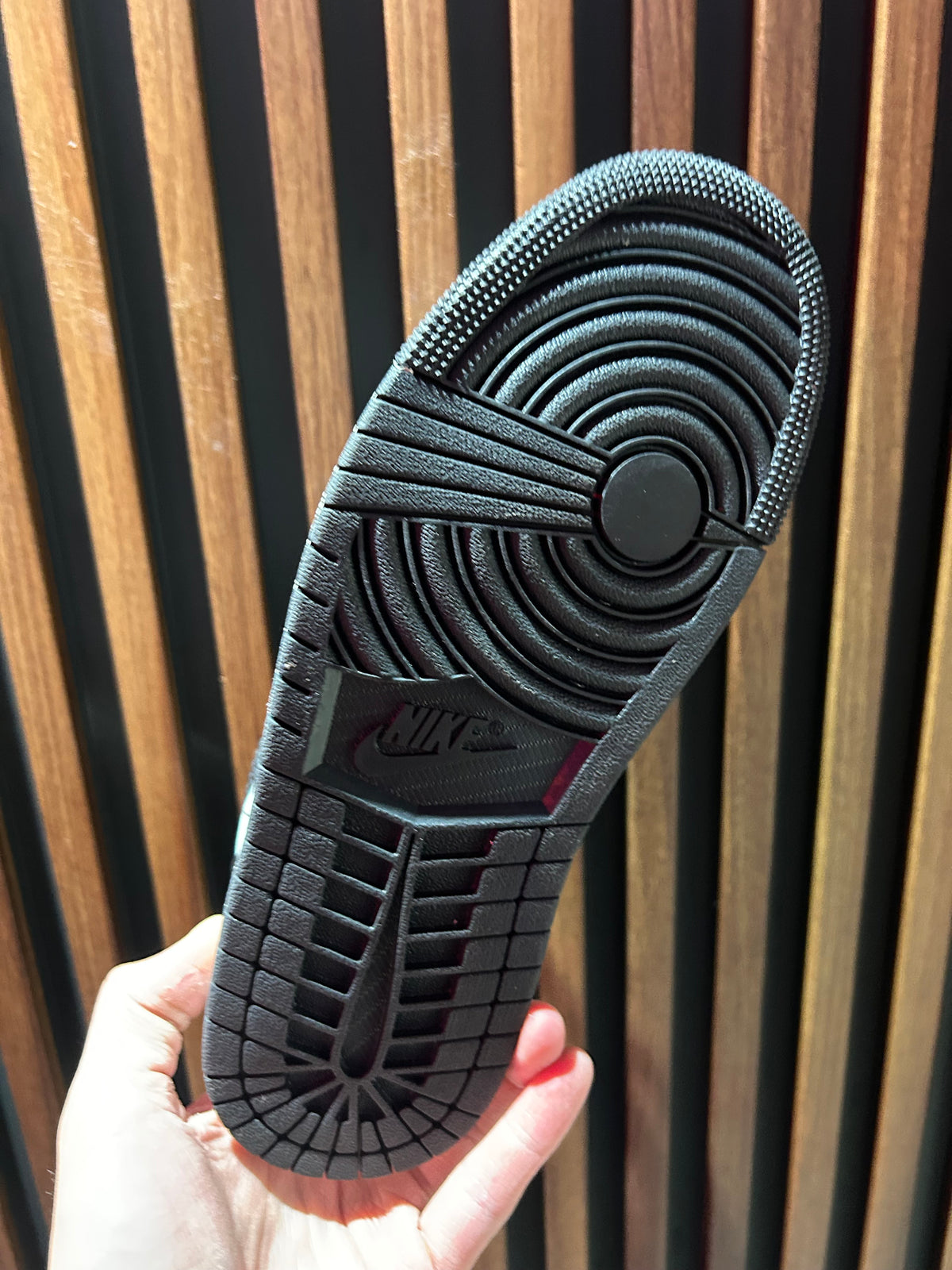 TENIS NIKE AIR JORDAN 1 LOW