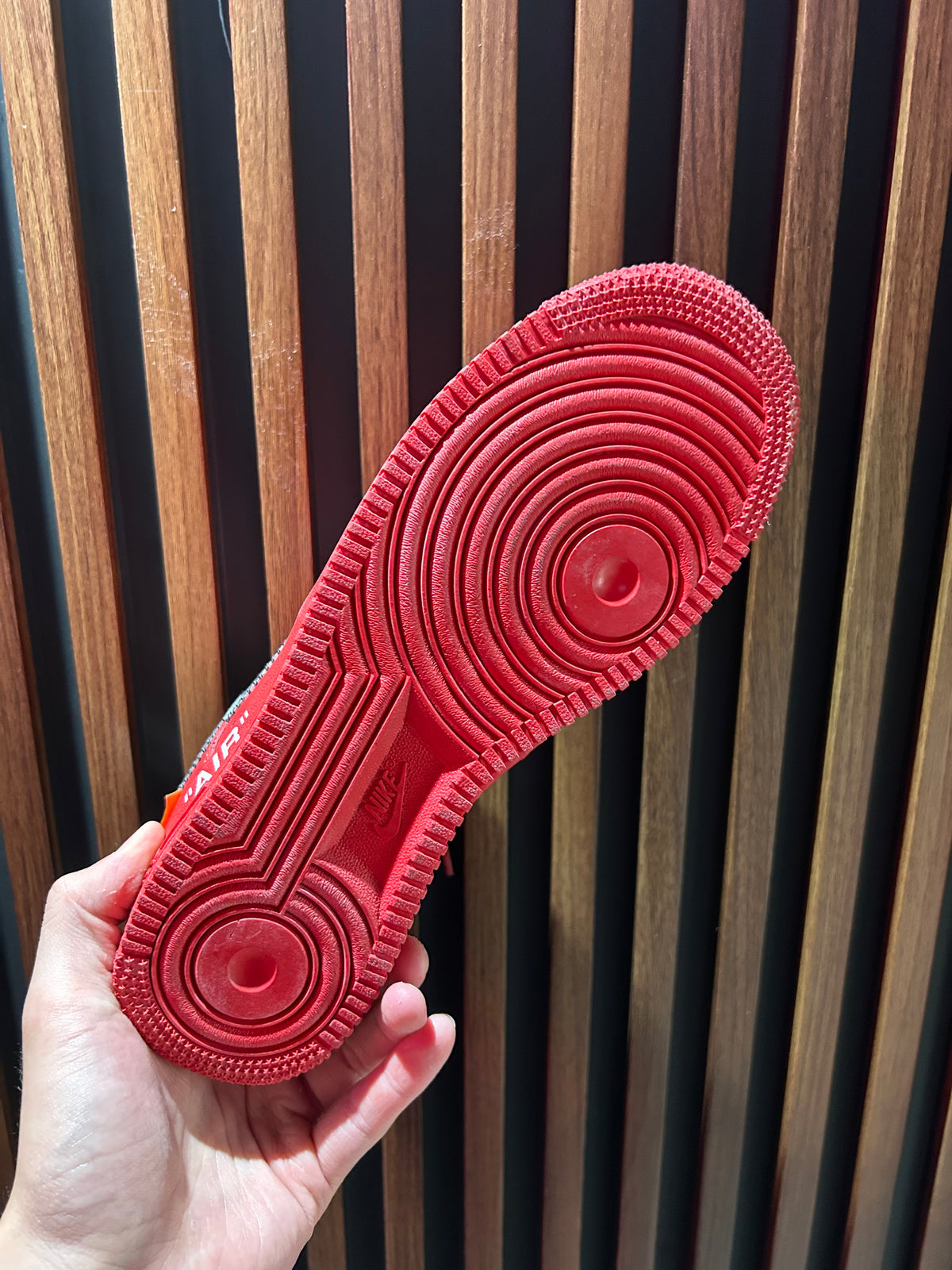 TENIS NIKE AIR FORCE ONE LOW UNIVERSITY RED X OFF WHITE