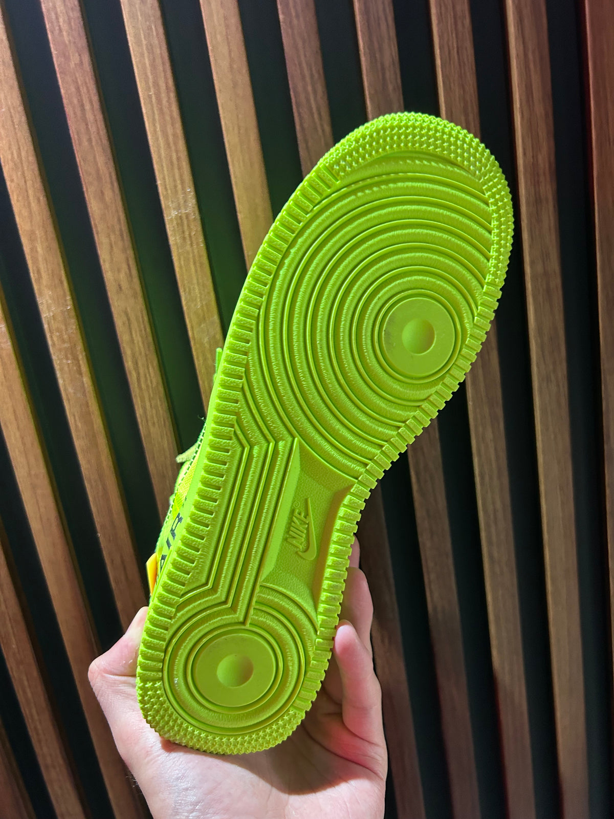 TENIS NIKE AIR FORCE ONE LOW X OFF WHITE VOLT