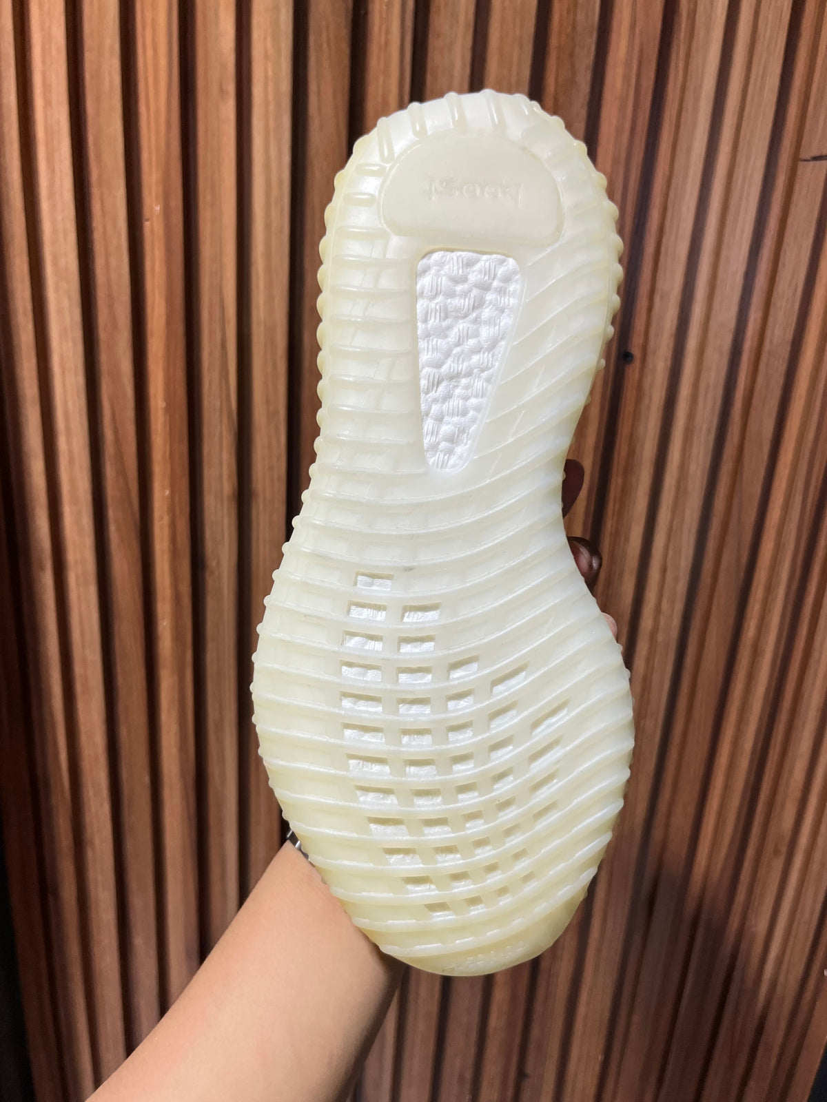 Tenis adidas Yeezy Boost 350 V2 Cream White