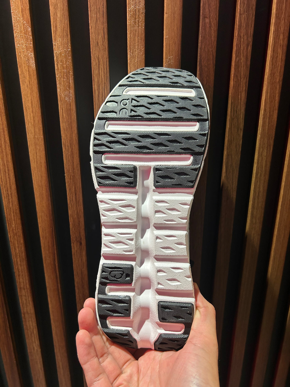 TENIS ON CLOUDTILT 2 X LOEWE
