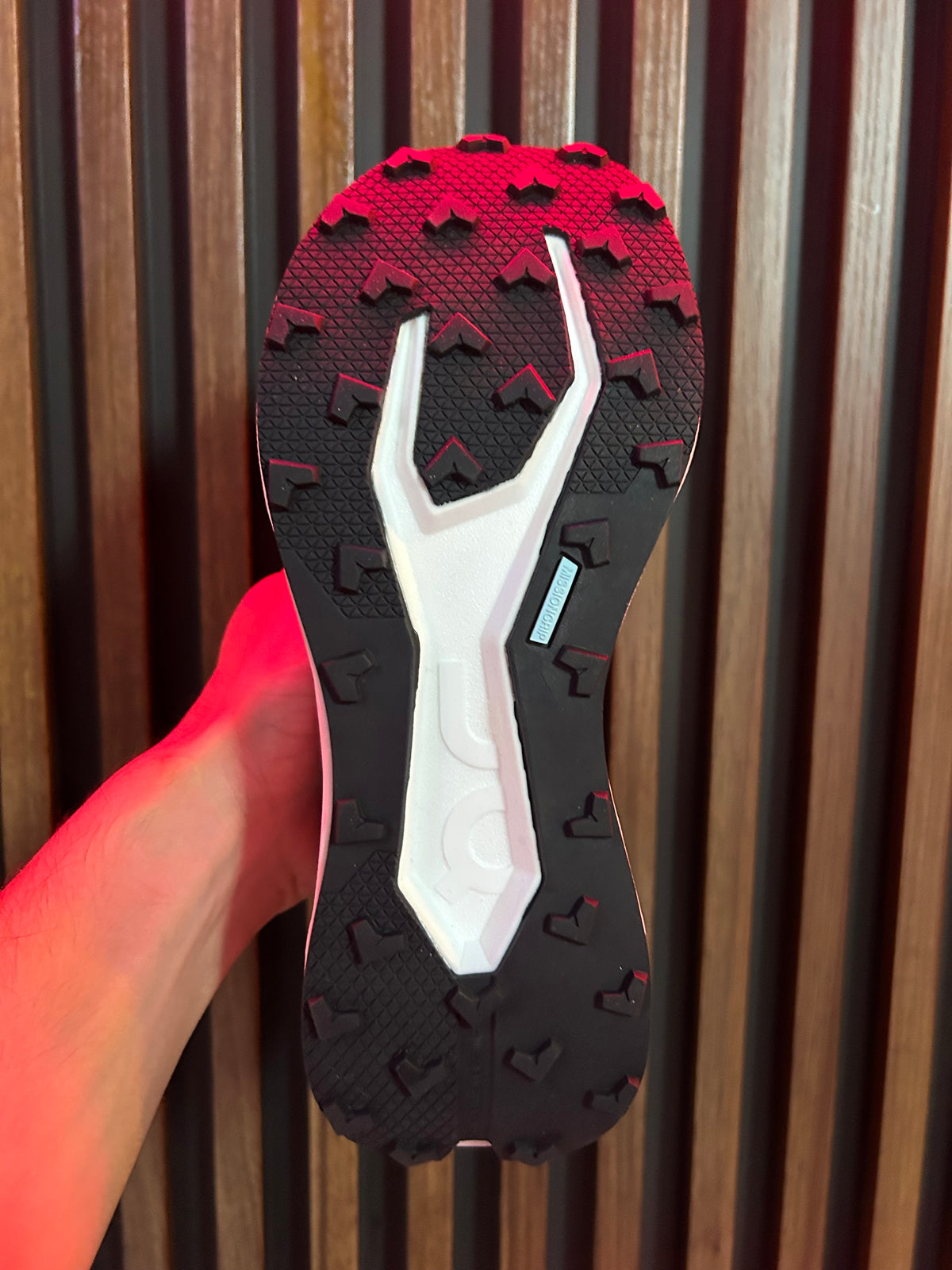 TENIS ON CLOUDULTRA 3