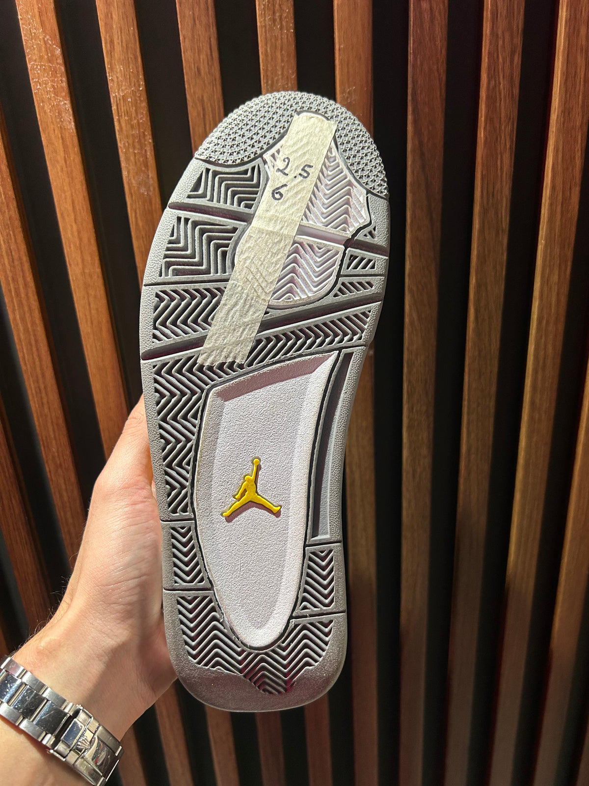 TENIS AIR JORDAN 4 RETRO LIGHTNING