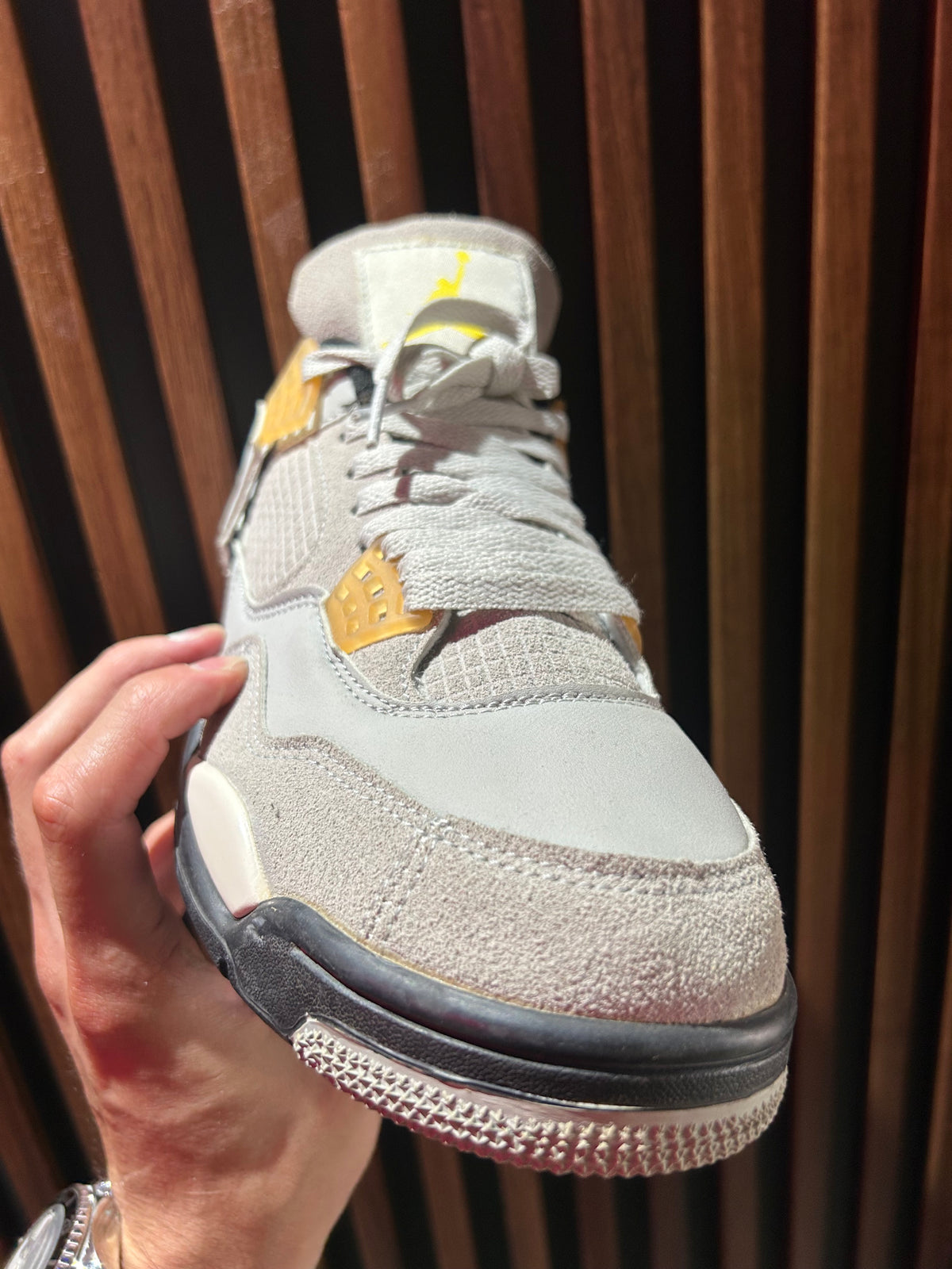 TENIS AIR JORDAN 4 RETRO SE CRAFT PHOTON DUST