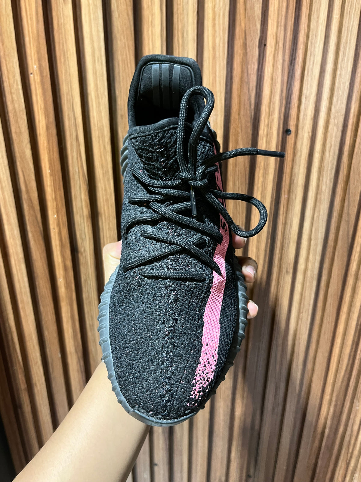 Tenis Adidas Yeezy Boost 350 V2 Core Black / Red