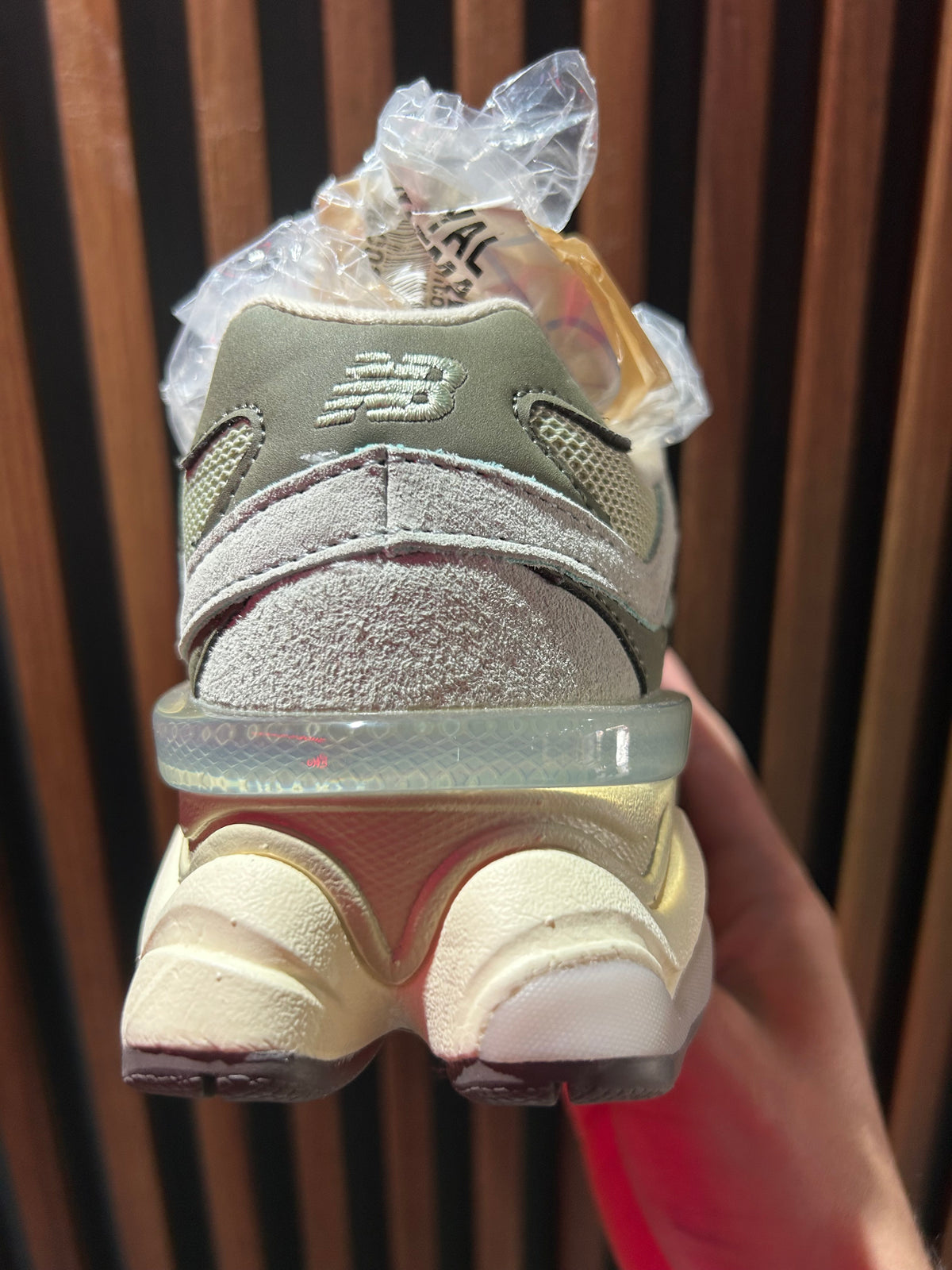 TENIS NEW BALANCE 9060 OLIVINE