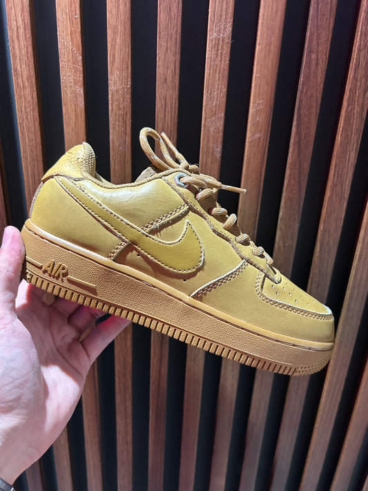 TENIS NIKE AIR FORCE 1 LOW FLAX