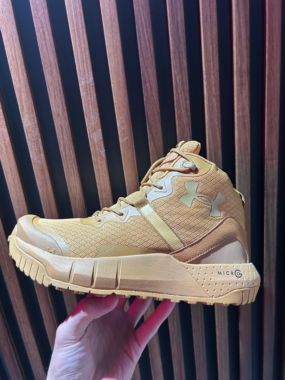 BOTAS UNDER ARMOUR MICRO G VALSETZ MID