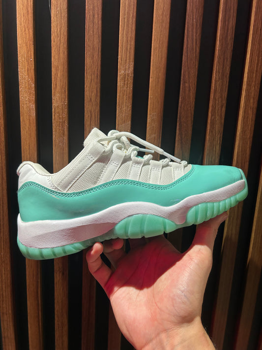 TENIS AIR JORDAN 11 RETRO LOW IGLOO