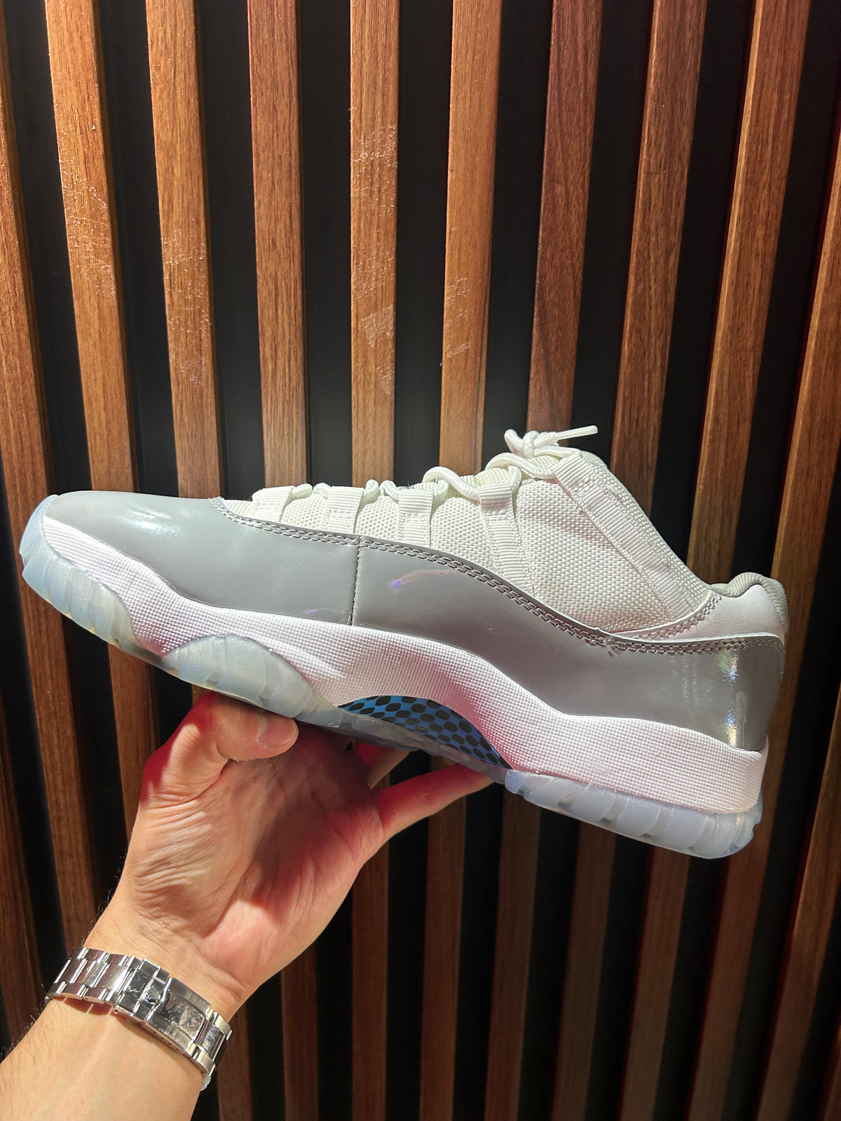TENIS AIR JORDAN 11 RETRO LOW CEMENT GREY