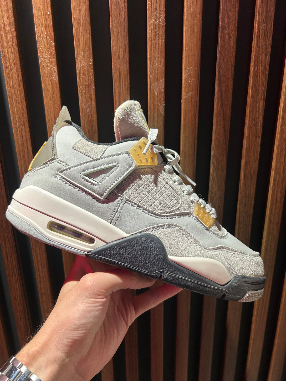 TENIS AIR JORDAN 4 RETRO SE CRAFT PHOTON DUST