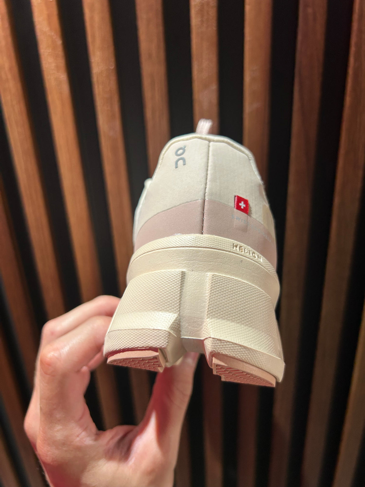 TENIS ON CLOUDMONSTER