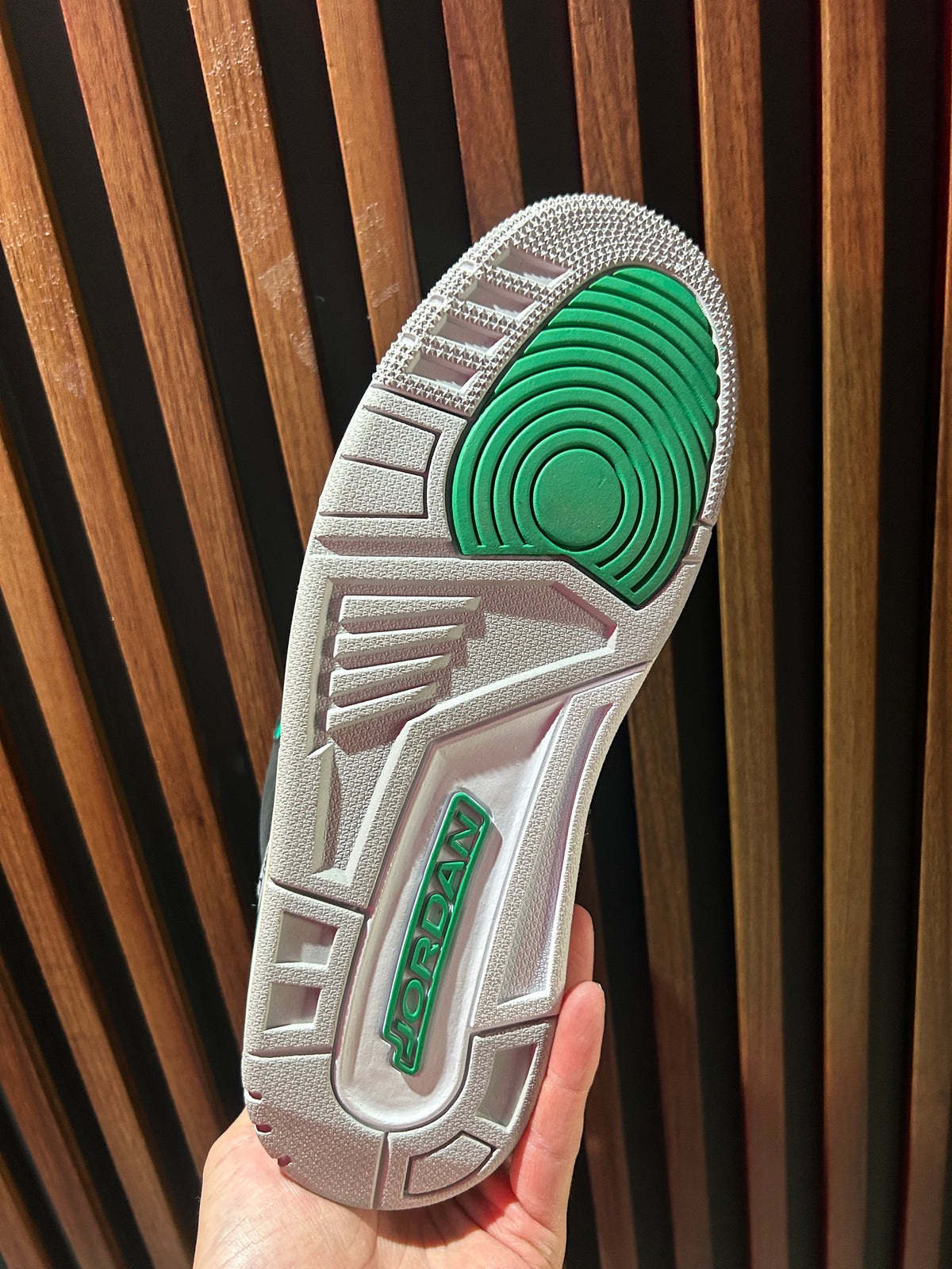 TENIS AIR JORDAN 3 RETRO PINE GREEN