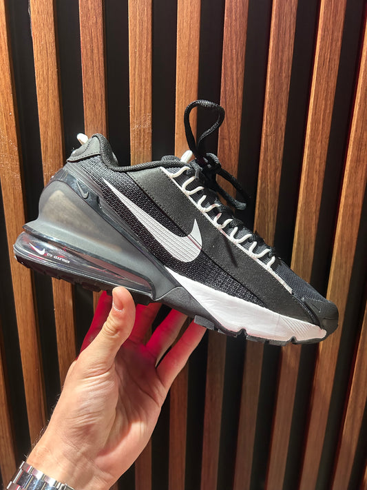 TENIS NIKE AIR MÁX PULSE ROAM