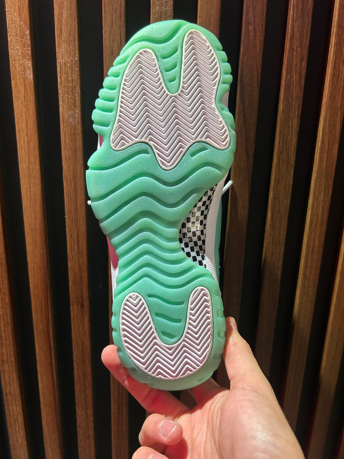 TENIS AIR JORDAN 11 RETRO LOW IGLOO