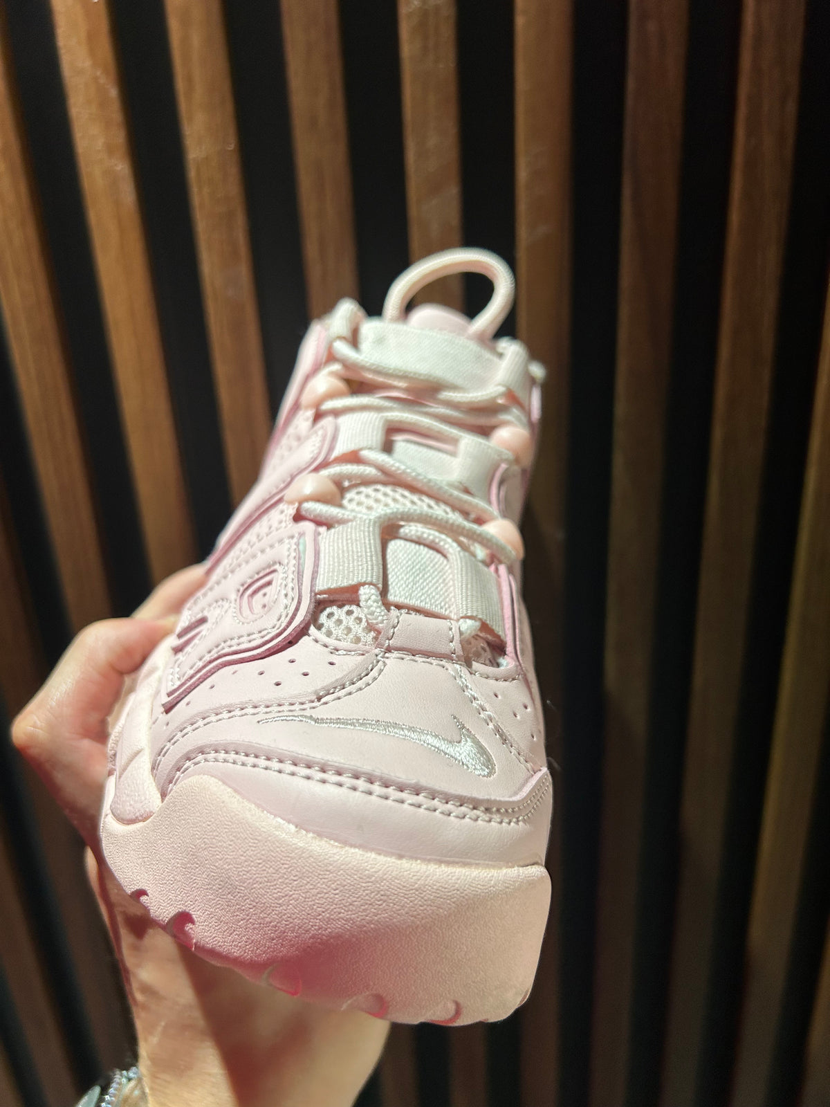 TENIS NIKE AIR MORE UPTEMPO PINK FOAM