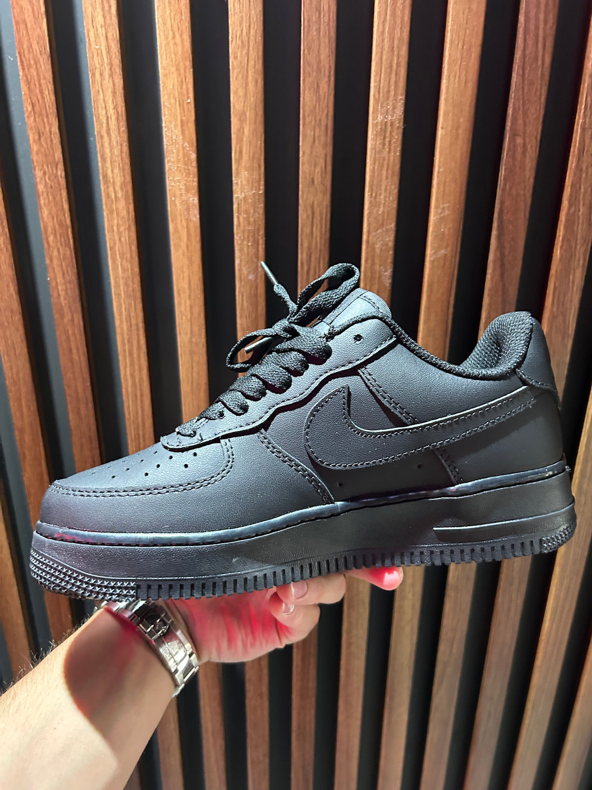 TENIS NIKE AIR FORCE ONE NEGROS