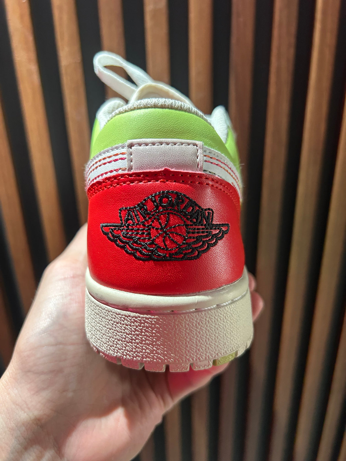 TENIS NIKE AIR JORDAN 1 LOW GLOW IN THE DARK