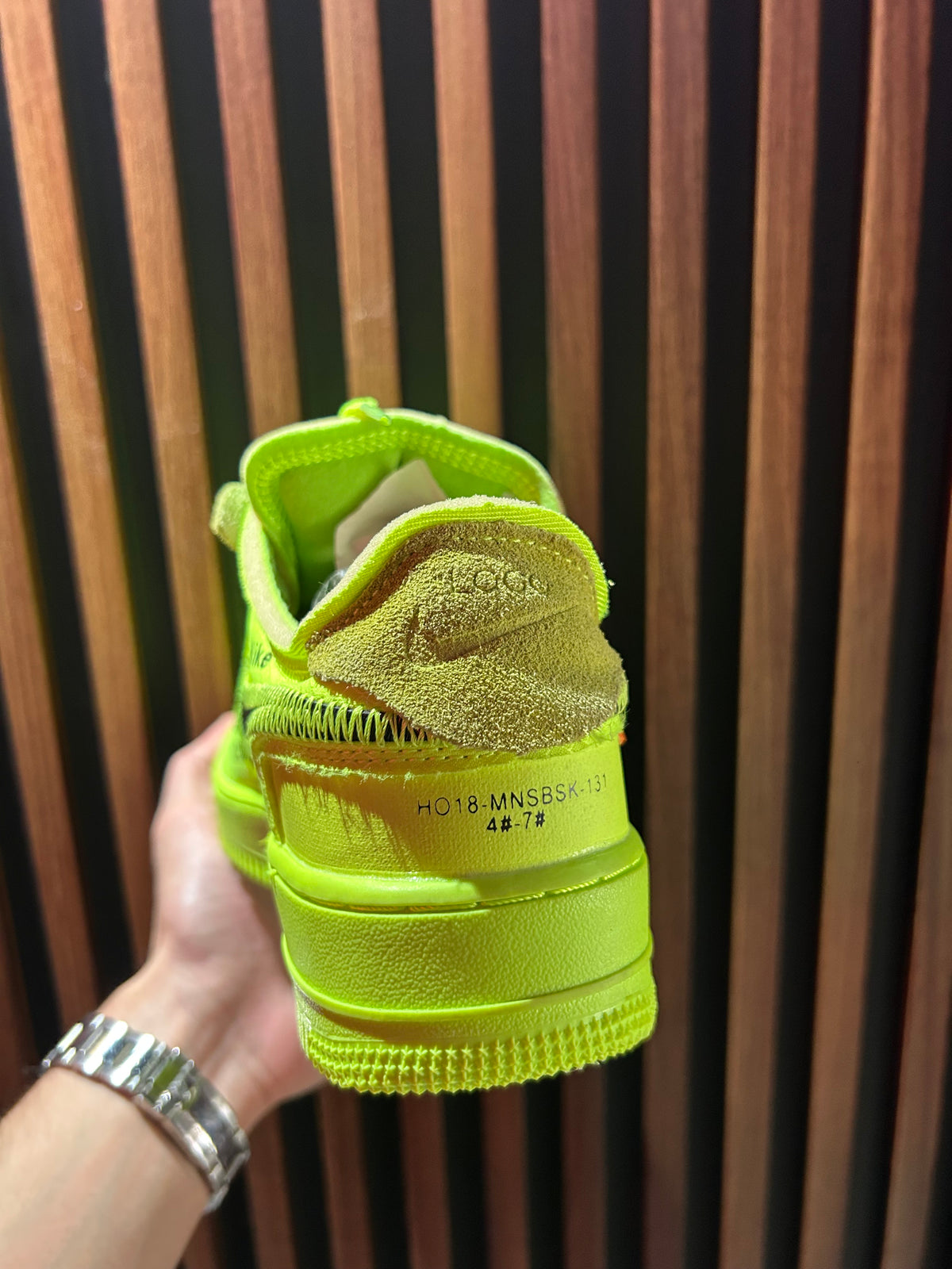 TENIS NIKE AIR FORCE ONE LOW X OFF WHITE VOLT