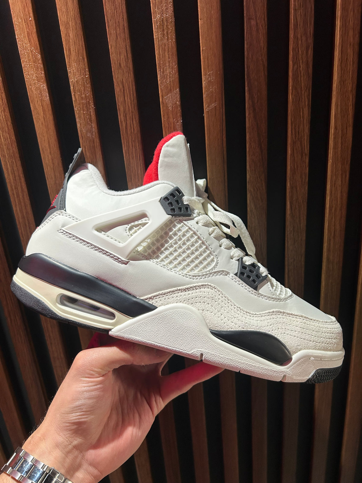 TENIS AIR JORDAN 4 RETRO FLIGHT CLUB