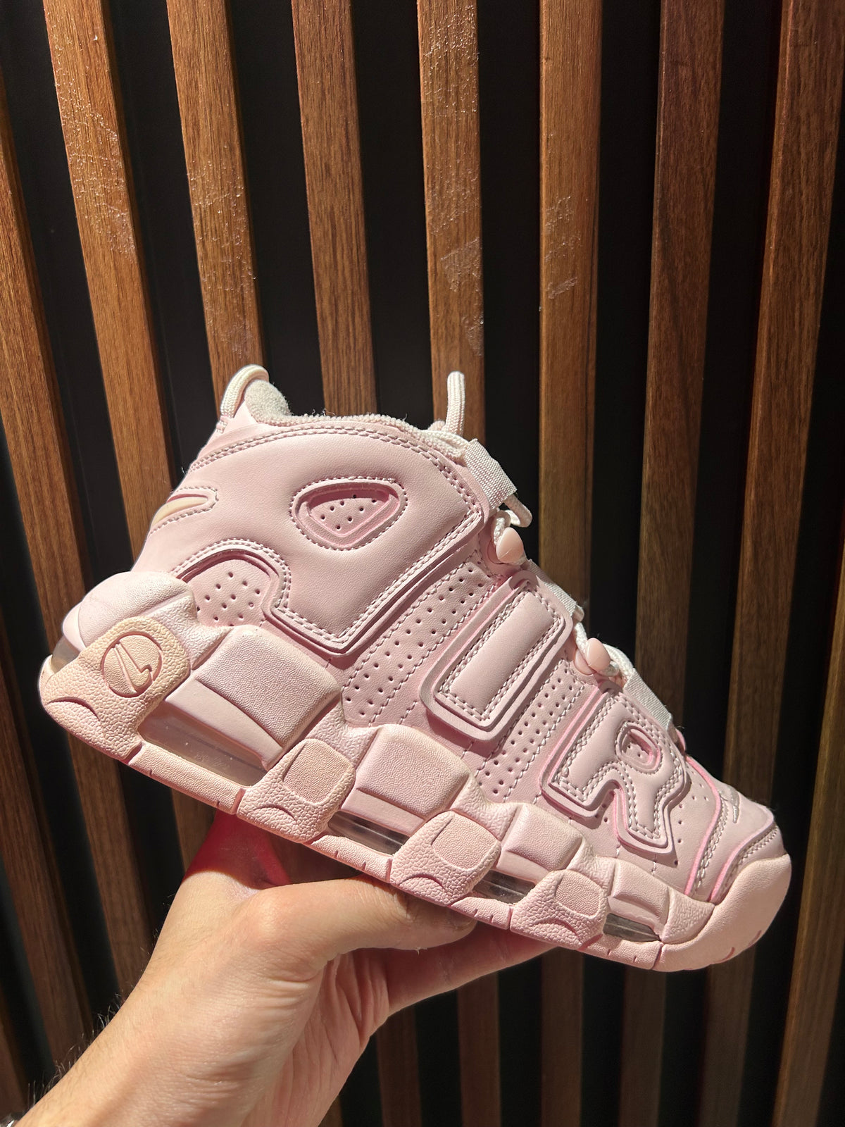 TENIS NIKE AIR MORE UPTEMPO PINK FOAM