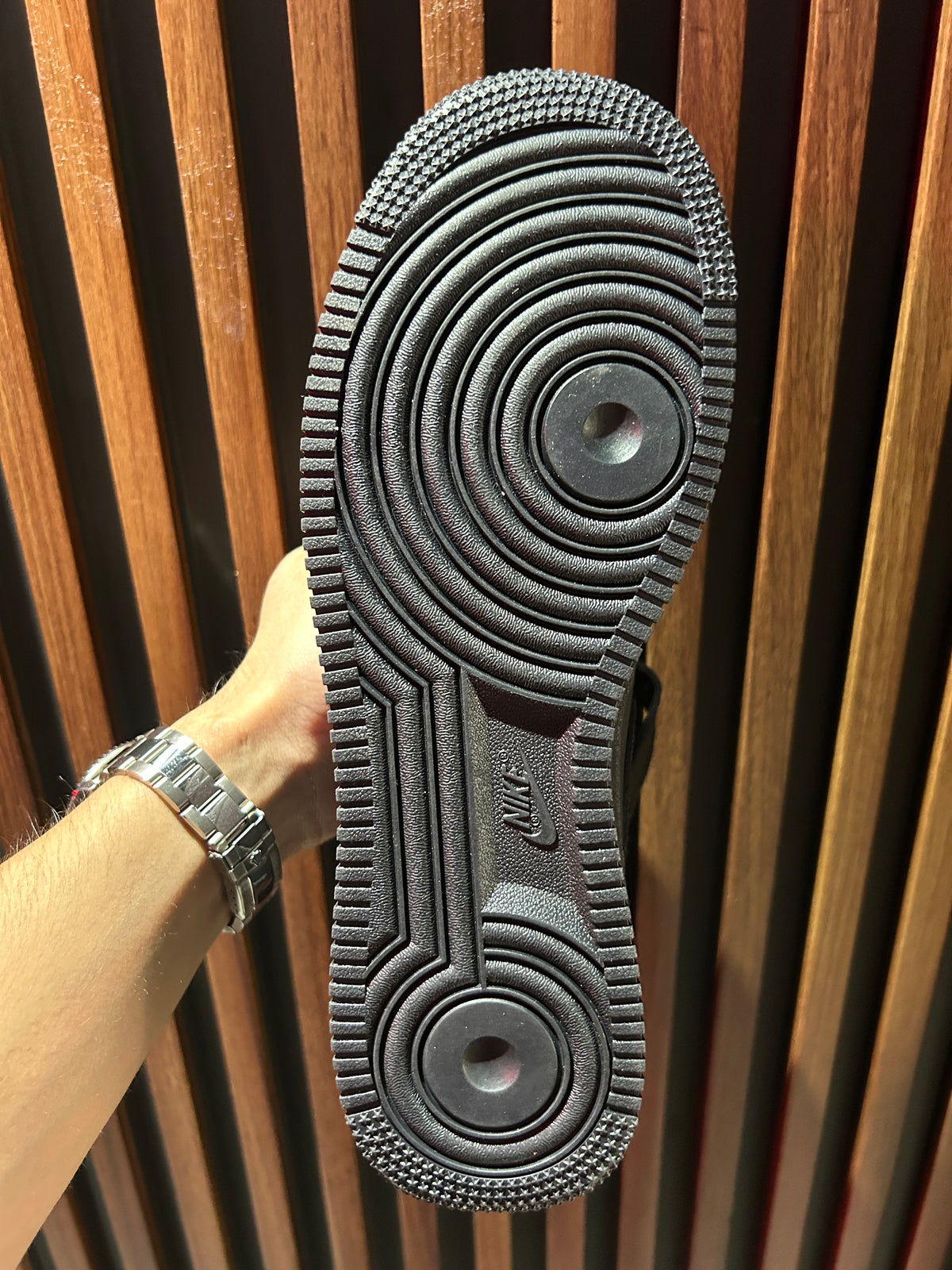 TENIS NIKE AIR FORCE 1 MID ‘07 TRIPLE BLACK