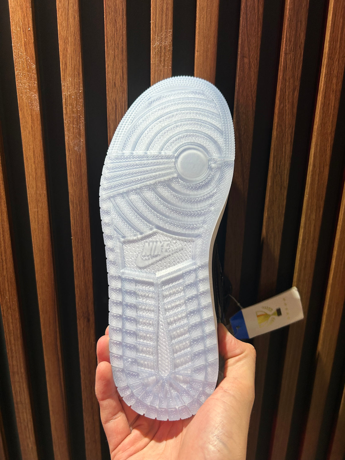 TENIS AIR JORDAN 1 MID SE SPACE JAM