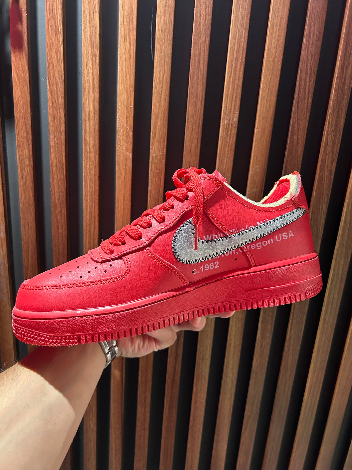 TENIS NIKE AIR FORCE ONE LOW UNIVERSITY RED X OFF WHITE
