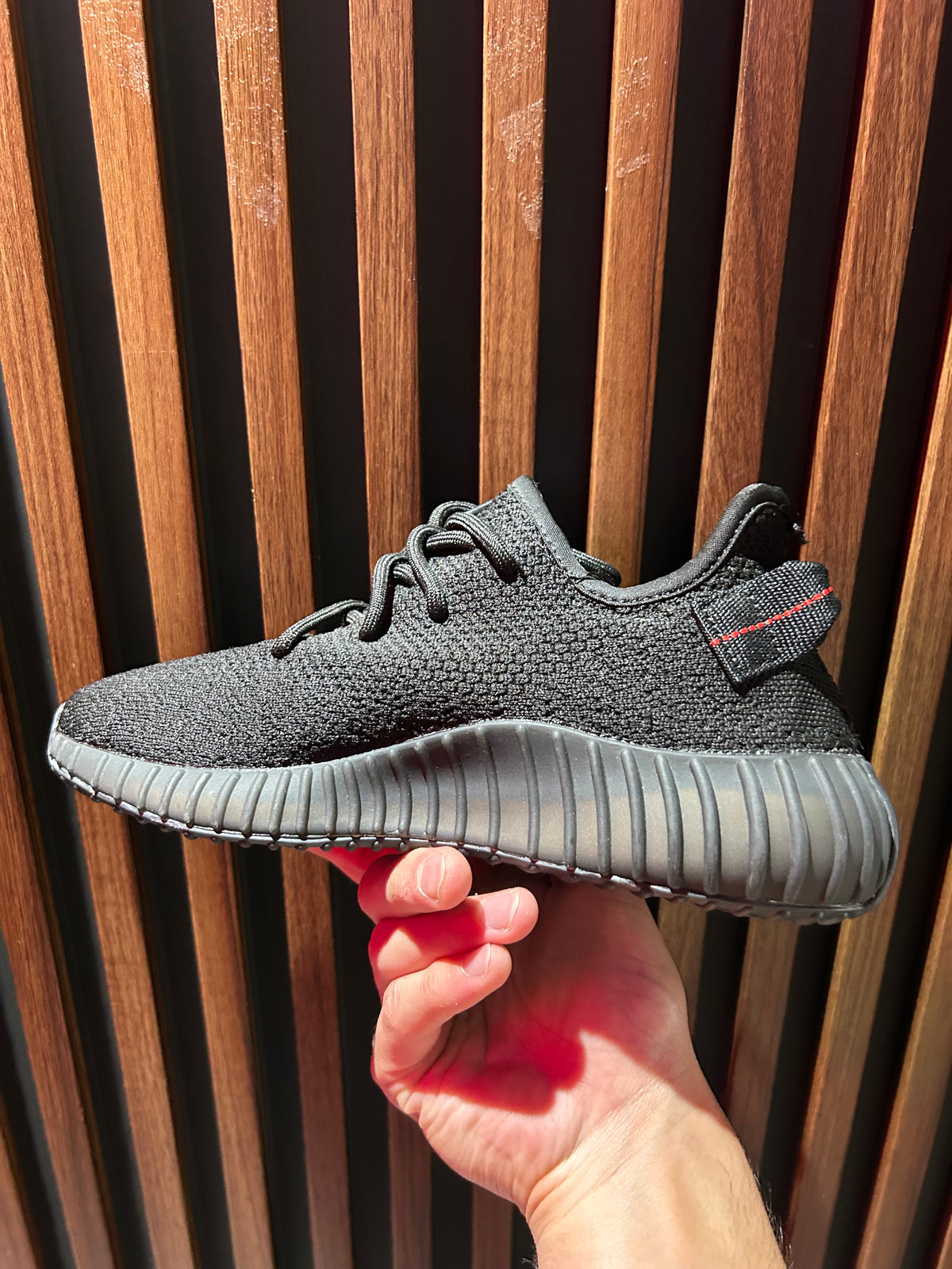TENIS ADIDAS YEEZY BOOST 350 V2 BLACK RED