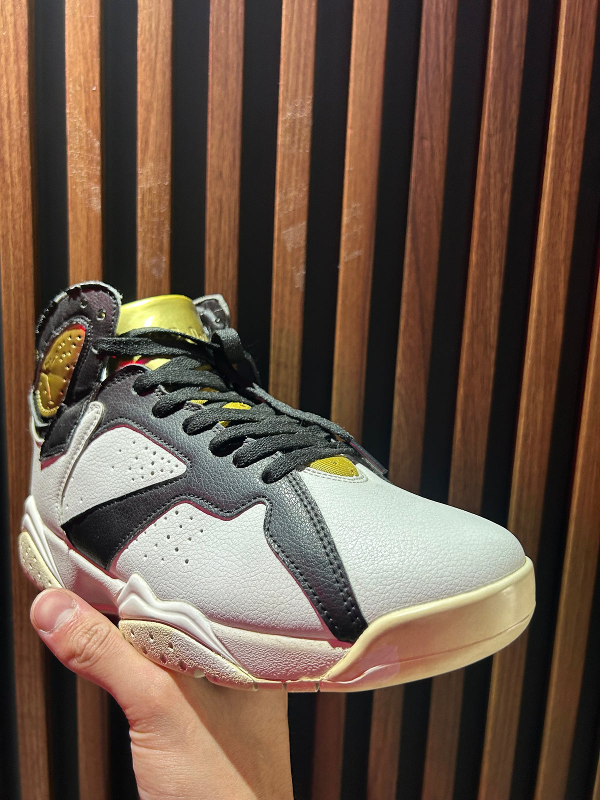 TENIS AIR JORDAN 7 RETRO CHAMPAGNE