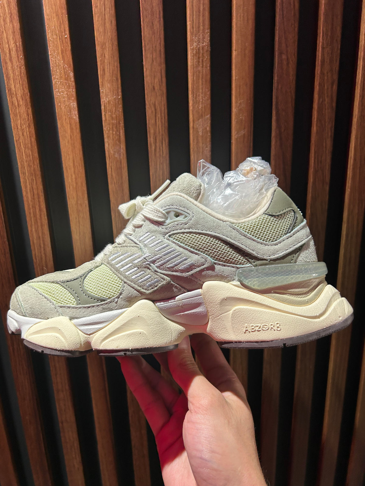 TENIS NEW BALANCE 9060 OLIVINE