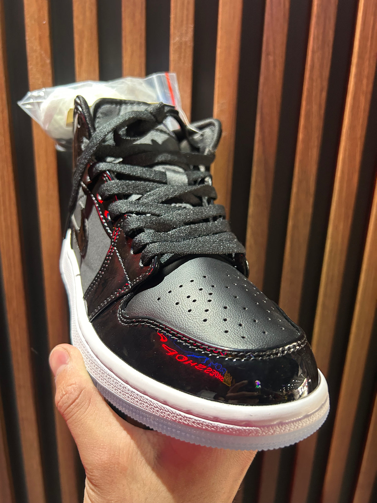 TENIS AIR JORDAN 1 MID SE SPACE JAM