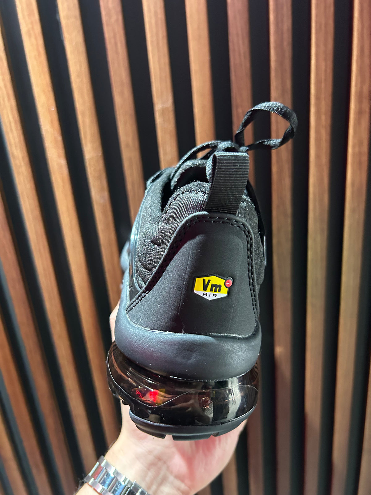 TENIS NIKE AIR VAPORMAX PLUS TRIPLE BLACK
