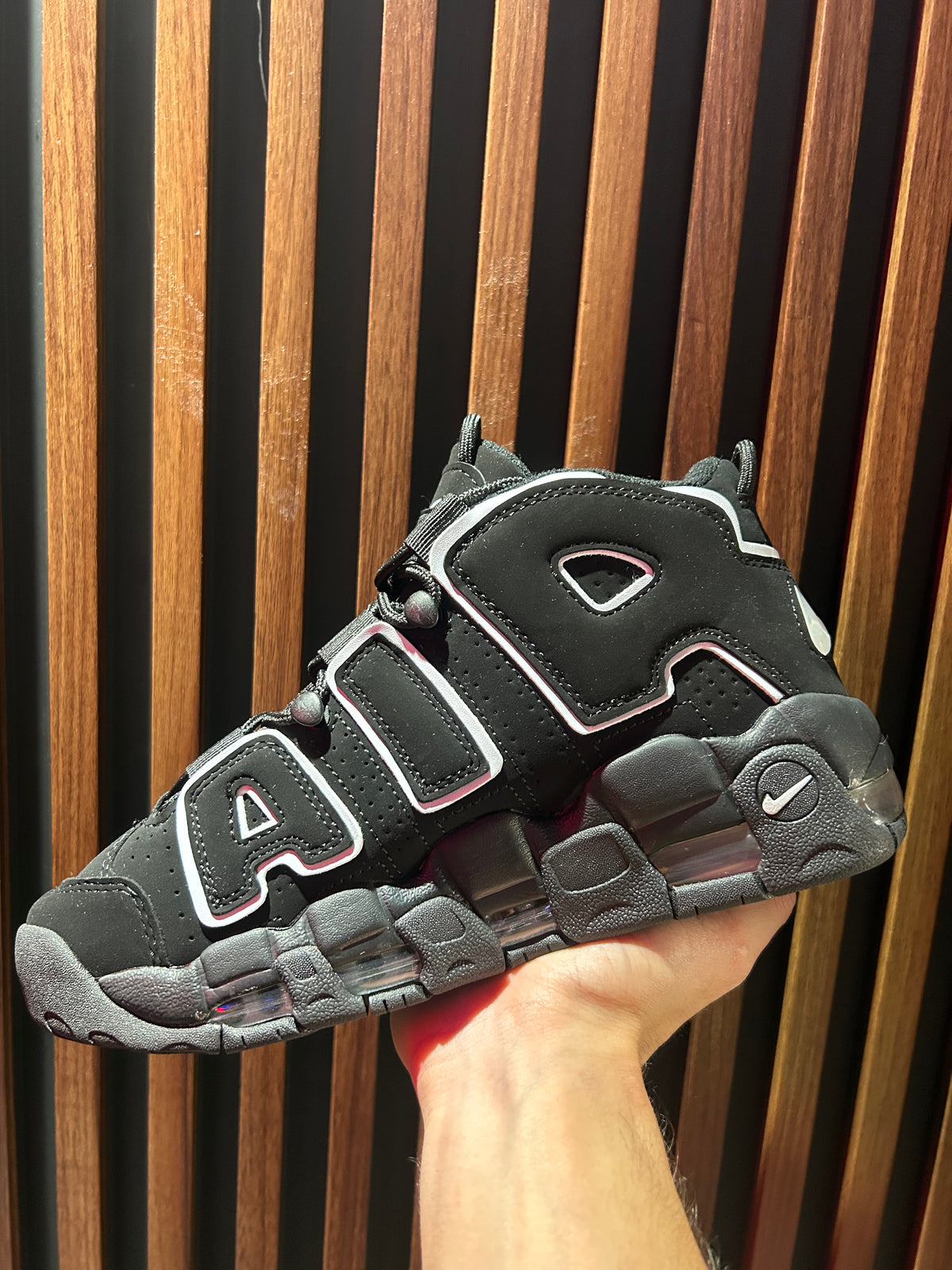 TENIS NIKE AIR MORE UPTEMPO