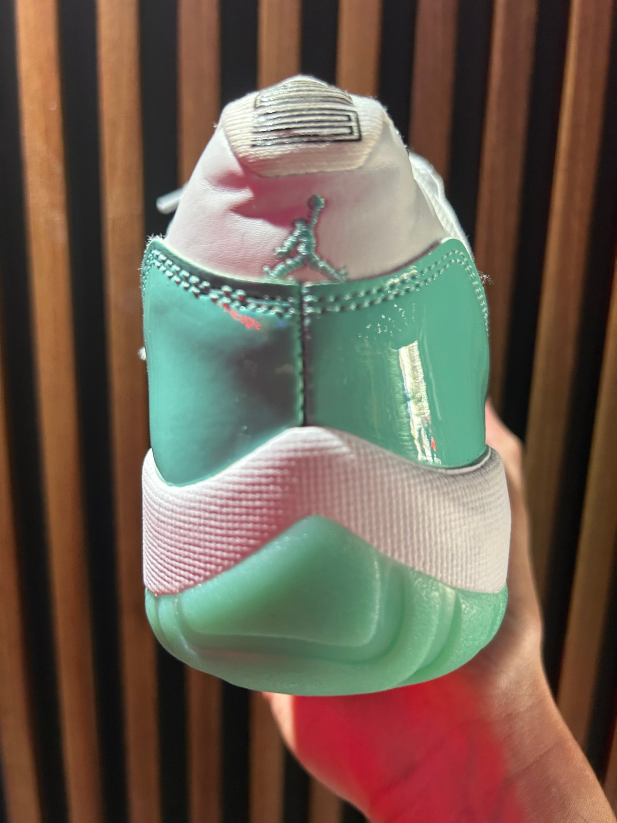 TENIS AIR JORDAN 11 RETRO LOW IGLOO