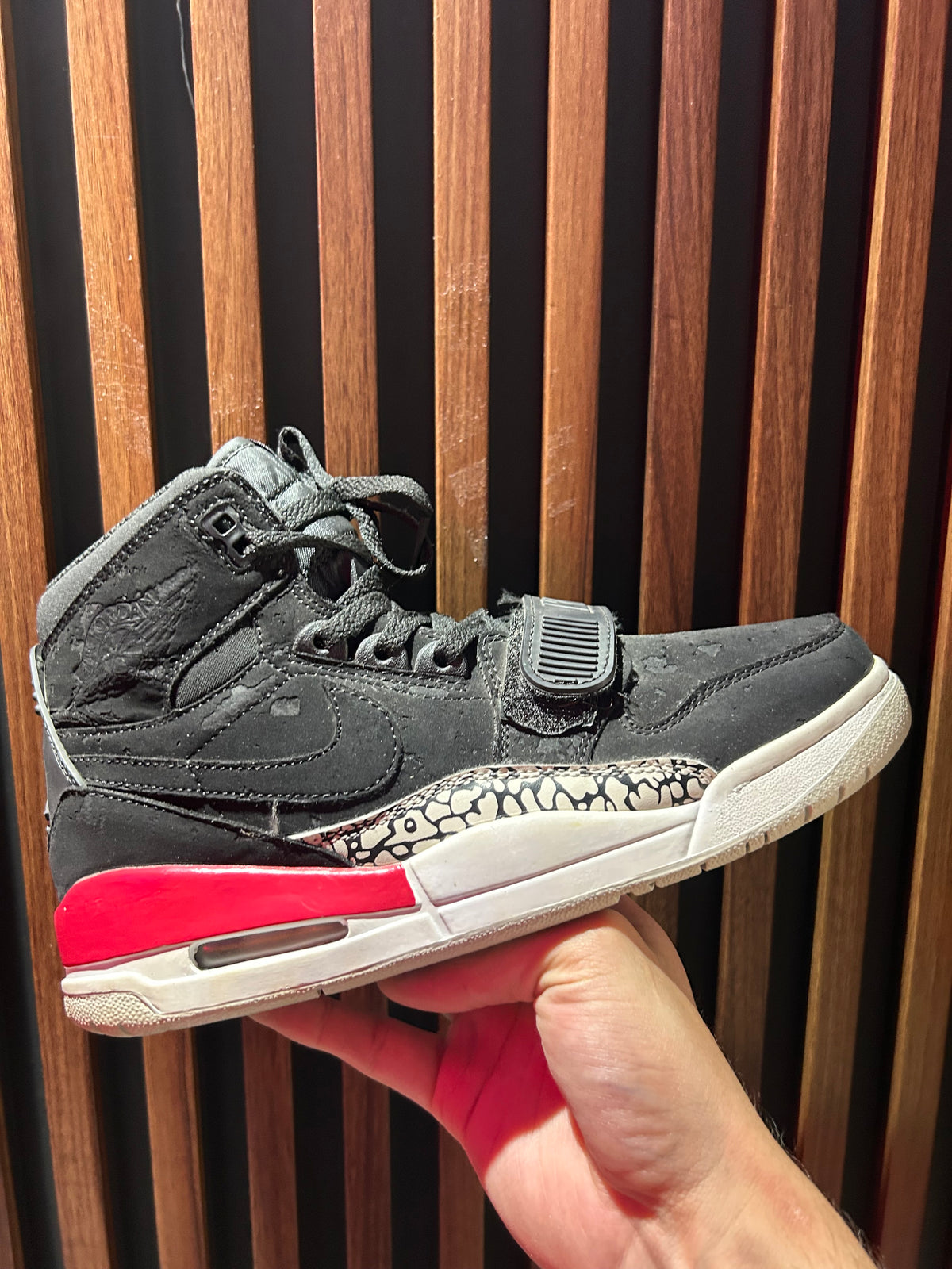TENIS AIR JORDAR LEGACY 312