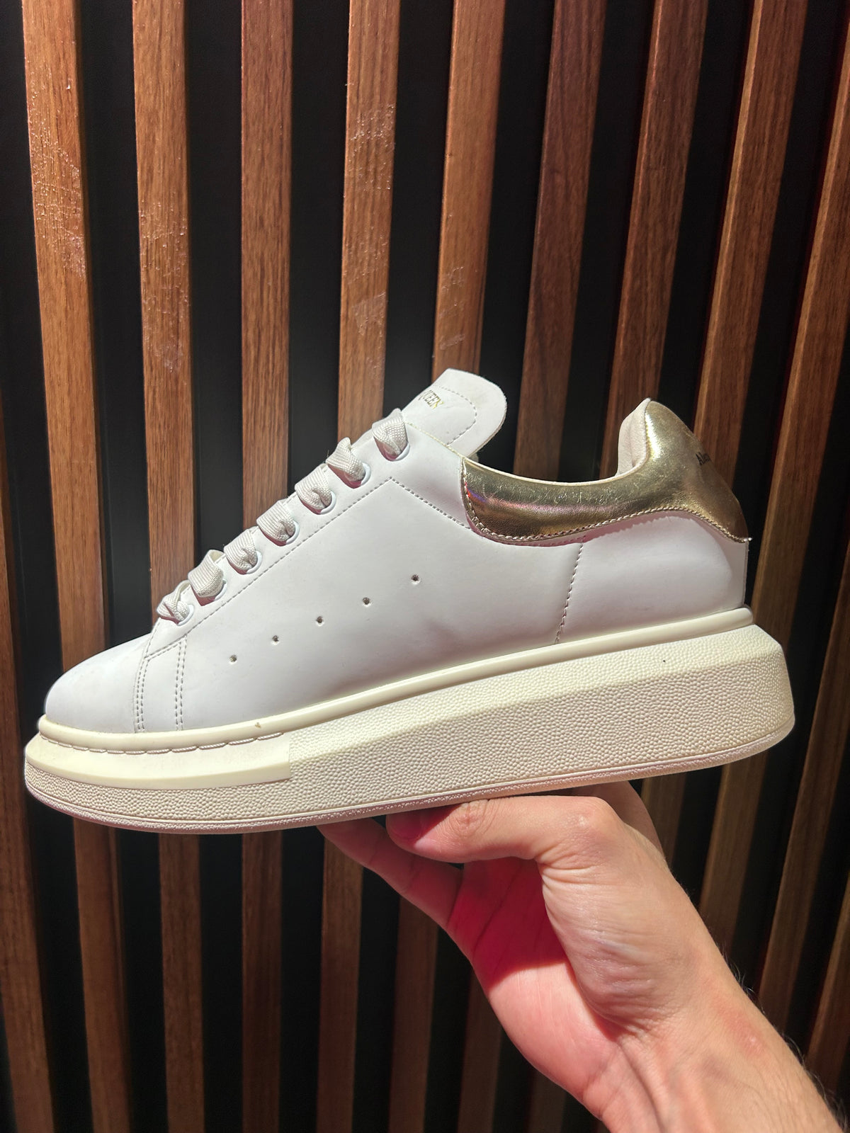 TENIS ALEXANDER MCQUEEN OVERSIZED