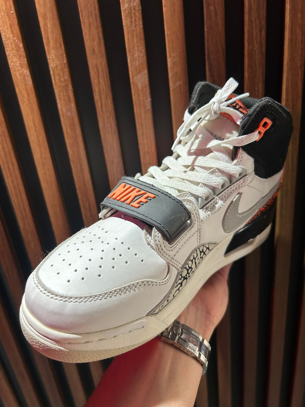TENIS JORDAN LEGACY 312 HOT LAVA