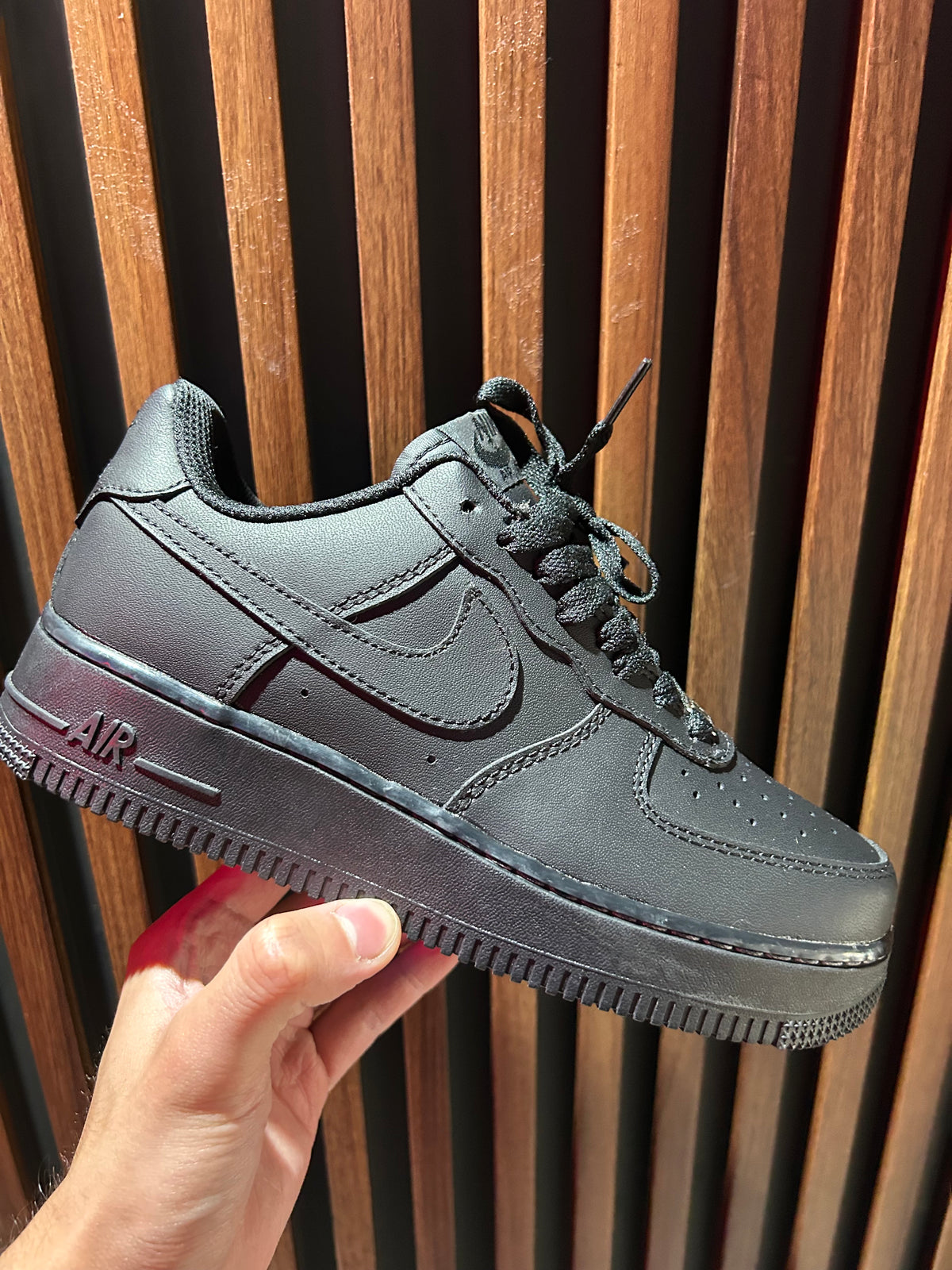 TENIS NIKE AIR FORCE ONE NEGROS