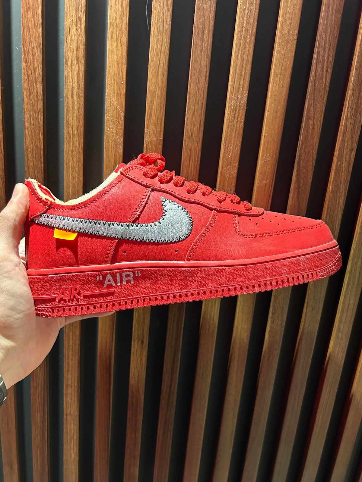TENIS NIKE AIR FORCE ONE LOW UNIVERSITY RED X OFF WHITE