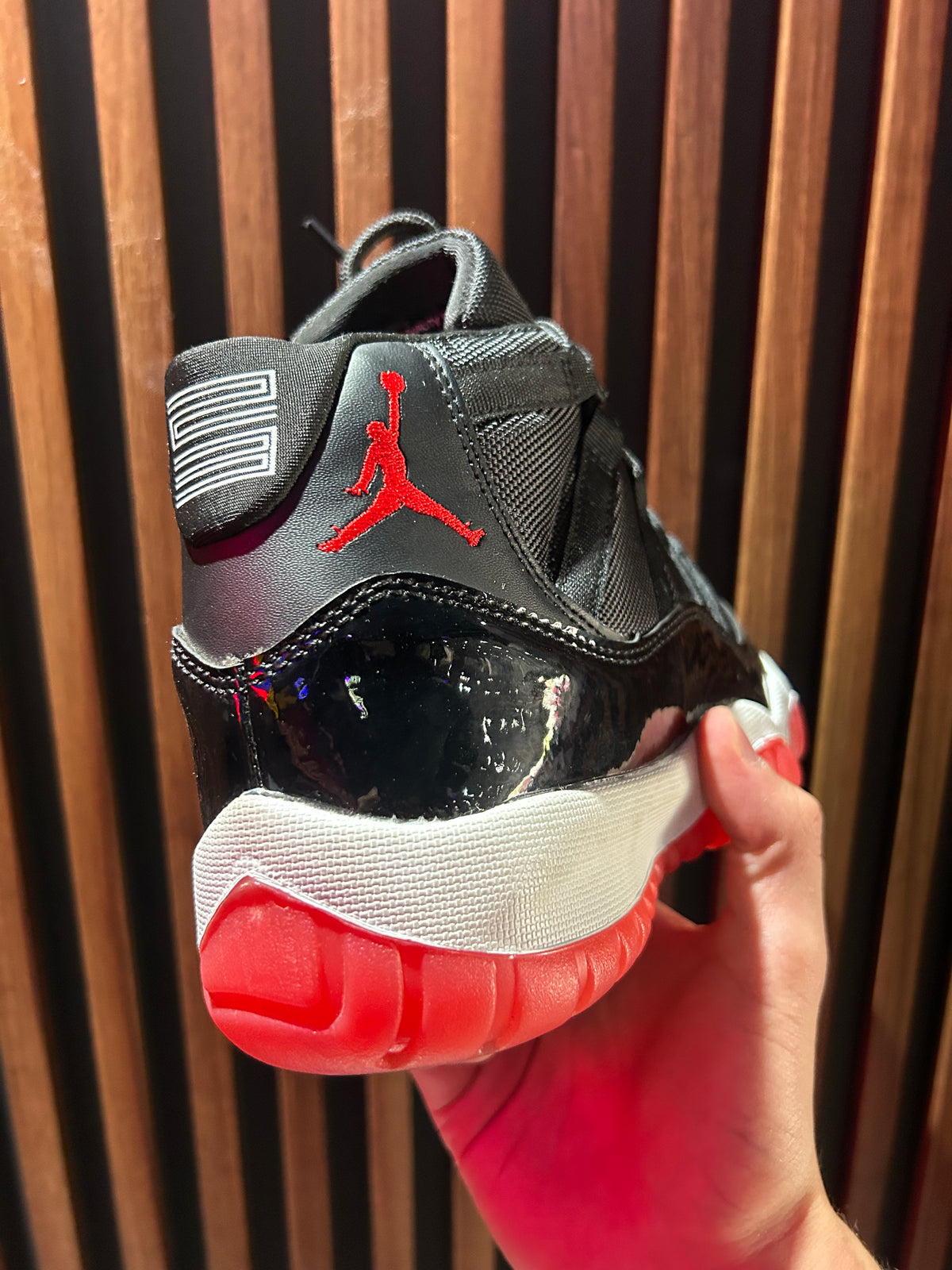 TENIS AIR JORDAN 11 RETRO PLAYOFFS BRED