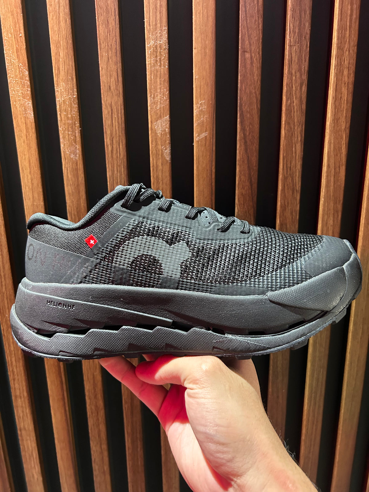 TENIS ON CLOUDULTRA 3