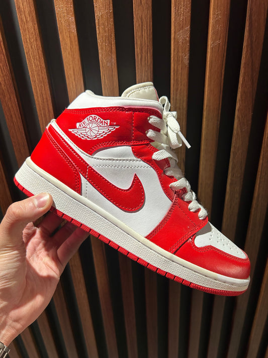 TENIS NIKE AIR JORDAN 1 MID HABANERO RED