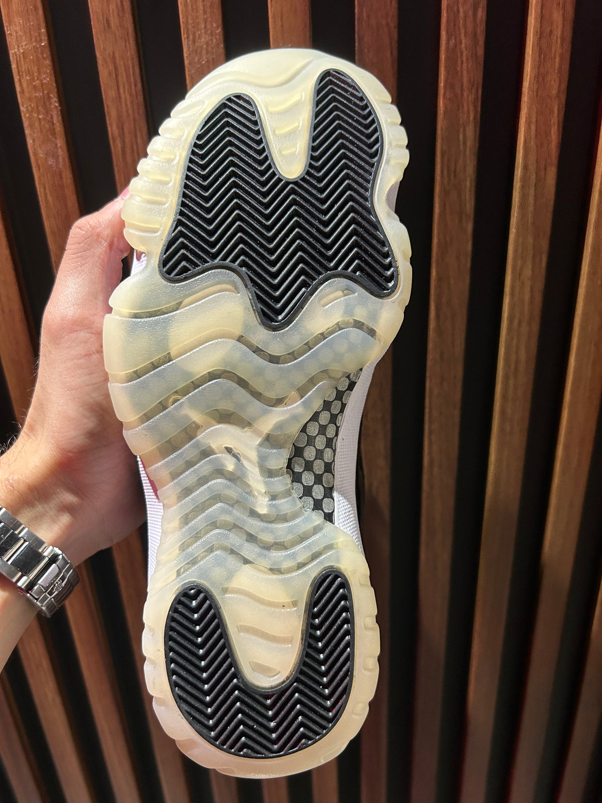 TENIS AIR JORDAN 11 RETRO GRATITUDE