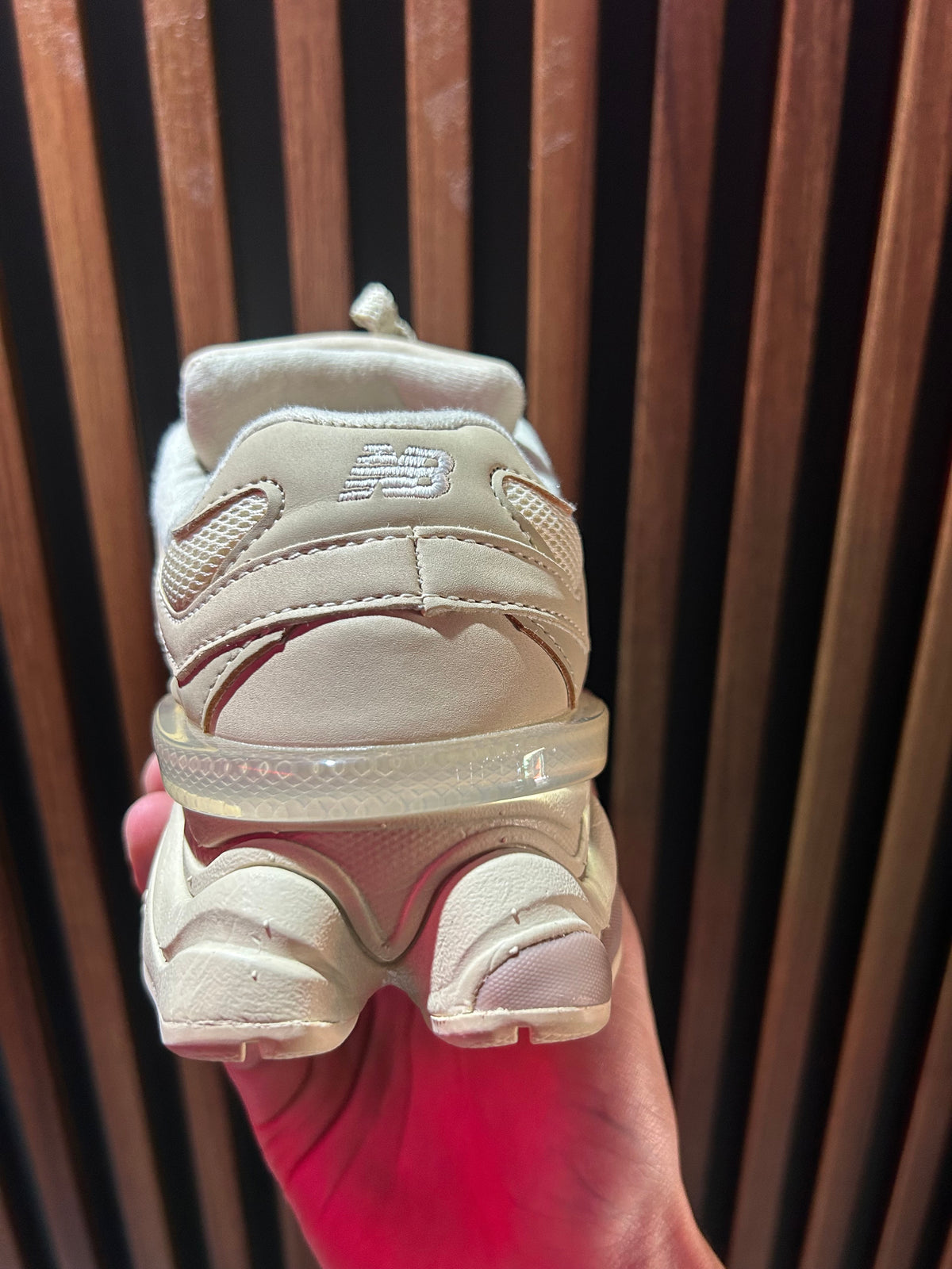 TENIS NEW BALANCE 9060 BONE SPARROW
