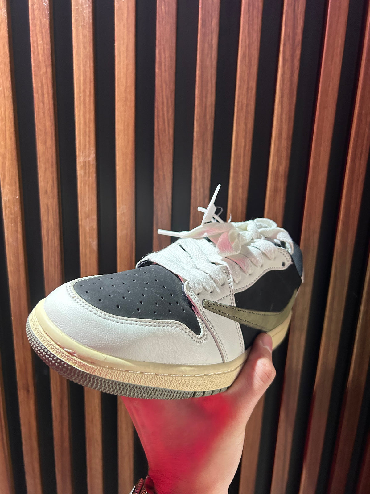 TENIS NIKE AIR JORDAN 1 LOW X TRAVIS SCOTT MEDIUM OLIVE