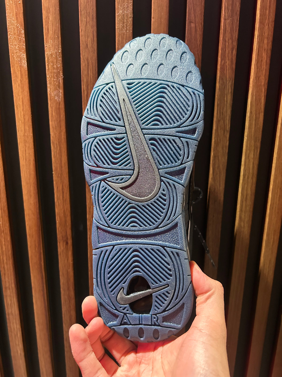 TENIS NIKE AIR MORE UPTEMPO ‘96 COPY PASTE