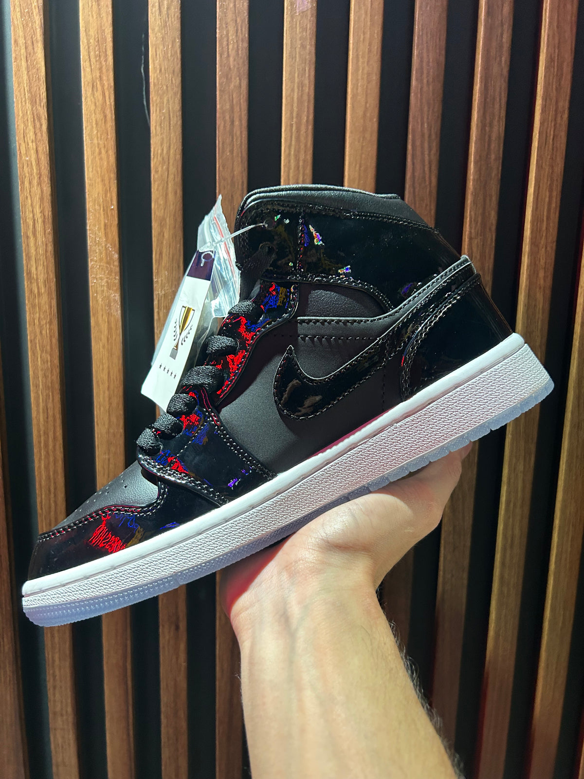 TENIS AIR JORDAN 1 MID SE SPACE JAM