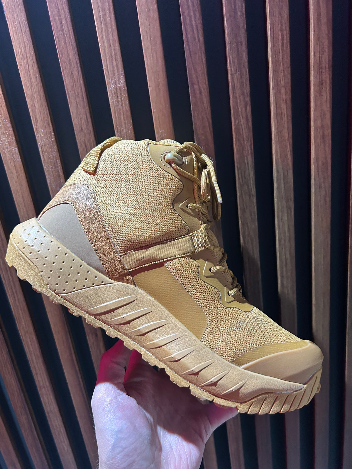 BOTAS UNDER ARMOUR MICRO G VALSETZ MID